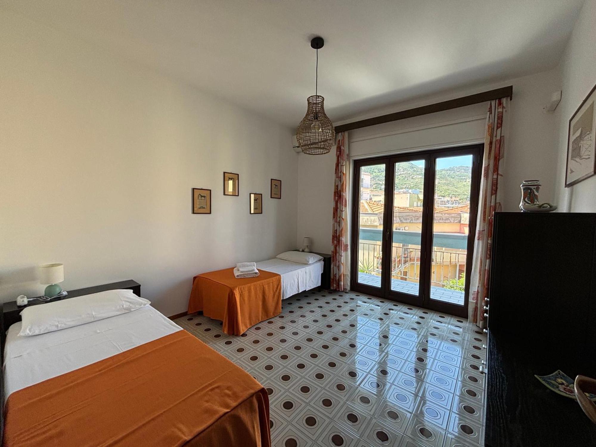 Archimede Lounge Lägenhet Cefalù Exteriör bild